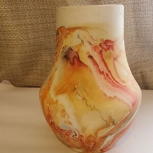 Nemadji potttey  7in. Vintage.  Swirls. Aztec native thene.